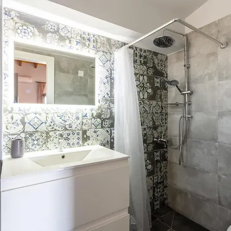 Petrino Serene Nests - Bright Getaways Hébergement de vacances *