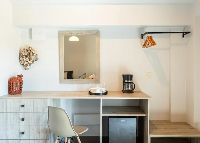 Petrino Serene Nests - Bright Getaways *