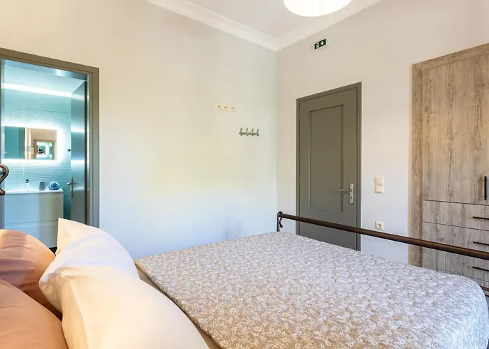 Petrino Serene Nests - Bright Getaways